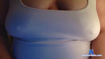 hunNybe33 cam4 bisexual performer from United States of America striptease amateur cute 