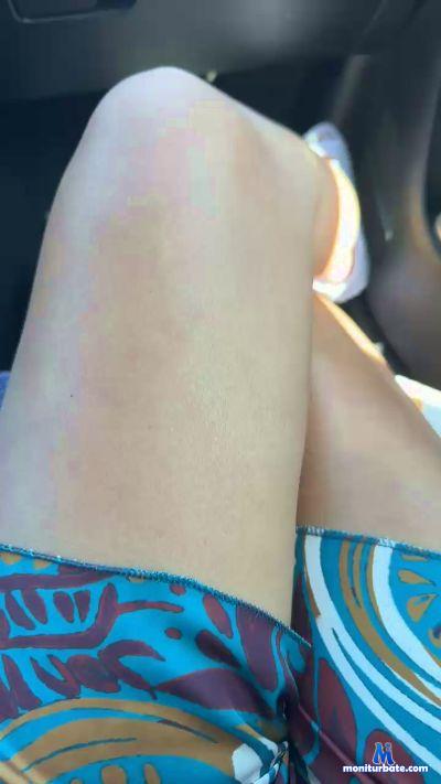 Baby_wife cam4 bisexual performer from Republic of Italy  