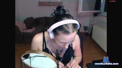AmandaXxx1 cam4 bisexual performer from Federal Republic of Germany pussy anal feet gamer cute ass masturbation 