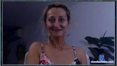 moon_rose cam4 bicurious performer from United States of America rollthedice 