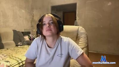 MaudCoomer cam4 bicurious performer from Republic of Serbia ass bigass cute 