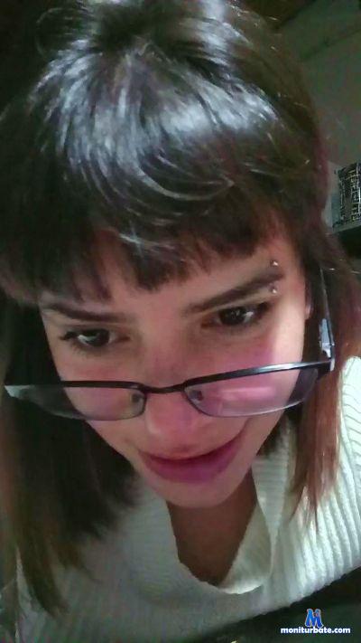 badgyrl5 cam4 bisexual performer from Argentine Republic  