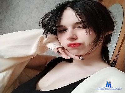 WilonaCleeton cam4 bisexual performer from Federal Republic of Germany smoke masturbation striptease cute feet schoolgirl armpits 