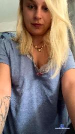 LunaLale cam4 livecam show performer room profile