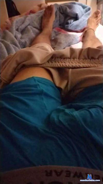andresx231 cam4 straight performer from Argentine Republic amateur pornstar feet masturbation 