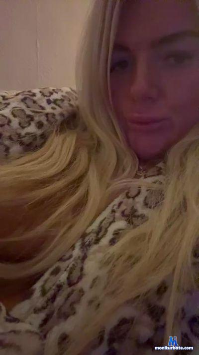 TheCumSlut cam4 bicurious performer from United Kingdom of Great Britain & Northern Ireland amateur 