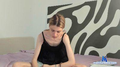 AudreyGeer cam4 bisexual performer from United States of America  