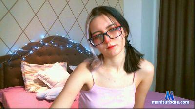 Lirewu cam4 straight performer from United States of America young fetish dirtytalk roleplay feet bdsm 