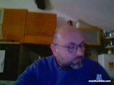 Milano43ospito cam4 bicurious performer from Republic of Italy  