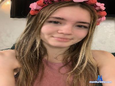 Kelly_the_Girl cam4 straight performer from United States of America striptease ass spanking feet cute 