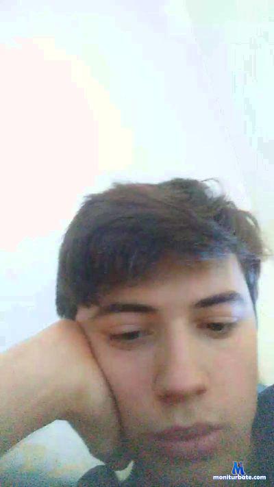 Axelange28 cam4 gay performer from French Republic  