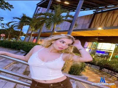 DANIELASAENZ_ cam4 bicurious performer from Republic of Colombia cute blowjob pussy pee AssToMouth deepthroat masturbation 