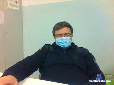 OrsettoBSX77 cam4 bicurious performer from Republic of Italy  