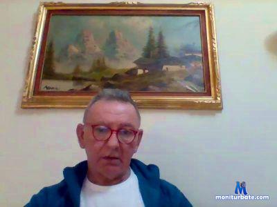 thommy08 cam4 gay performer from Republic of Italy  