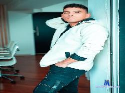 Oliver_Pierre cam4 live cam performer profile