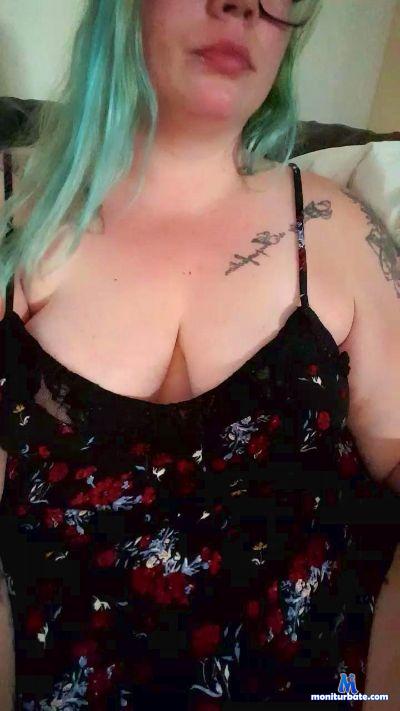LipsDaPeanut cam4 straight performer from Canada  