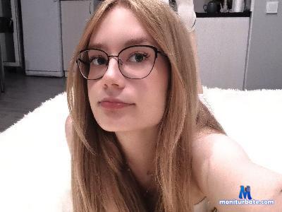 MaydaBirchfield cam4 straight performer from United States of America pee squirt pornstar blowjob cum orgy masturbation 