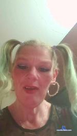 BellaCloudz cam4 livecam show performer room profile