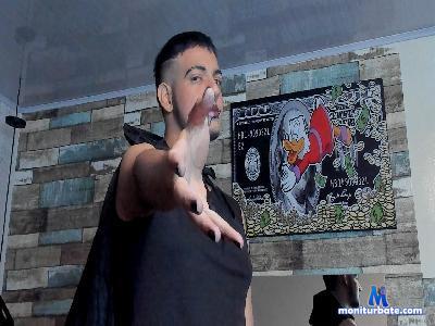 Thiago_Wolf06 cam4 bisexual performer from Republic of Colombia gamer bigass striptease spanking schoolgirl C2C masturbation 