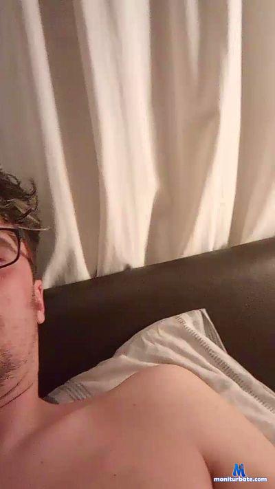 Tomfoggy cam4 bicurious performer from United Kingdom of Great Britain & Northern Ireland  