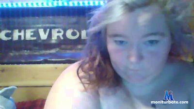 lilmiss3 cam4 bisexual performer from Canada feet curves socks squirt curvy egirl 