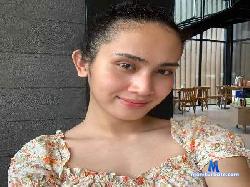 PrettyPetite21 cam4 live cam performer profile