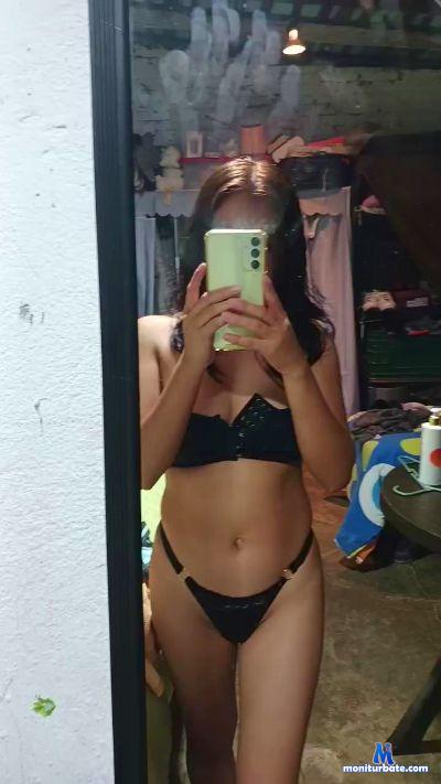 Lilith18new cam4 bisexual performer from United Mexican States  