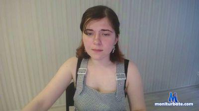 _Crazy_Lady cam4 bicurious performer from United States of America spanking feet armpits C2C cute 