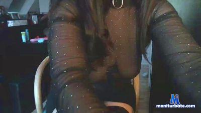 Paar10101 cam4 bicurious performer from Federal Republic of Germany  
