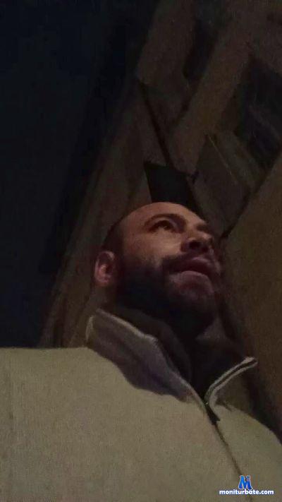 Clatoro86 cam4 bisexual performer from Republic of Italy  