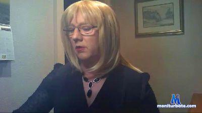 lornastuart1 cam4 bisexual performer from United Kingdom of Great Britain & Northern Ireland  