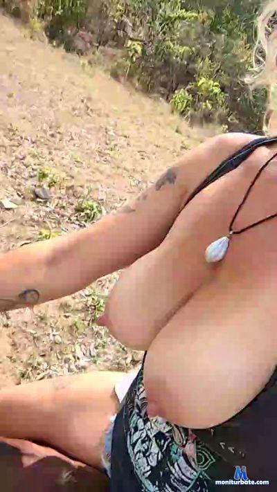 Hazel69sexy cam4 bisexual performer from Republic of Guatemala  