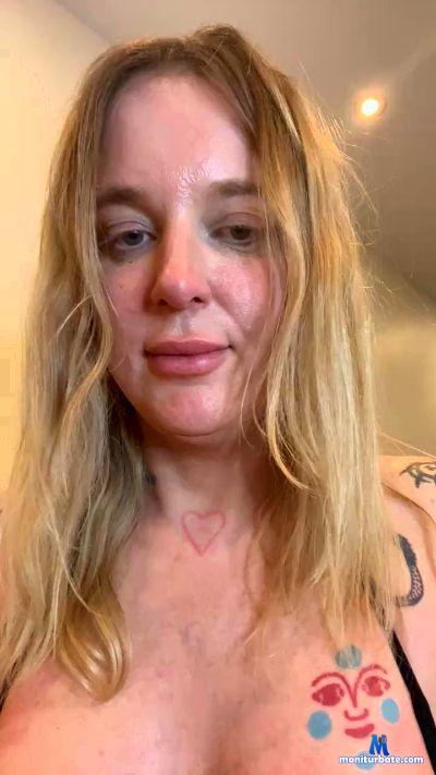 vickysmith1 cam4 bicurious performer from Hellenic Republic of Greece  