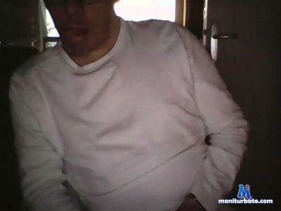 jerome78086 cam4 gay performer from French Republic  