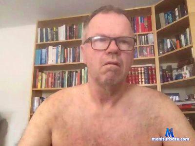 Plushundred1 cam4 straight performer from United Kingdom of Great Britain & Northern Ireland livetouch 