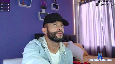 AlexDelarge09 cam4 gay performer from Republic of Colombia ass chubby spank bear smallcock 
