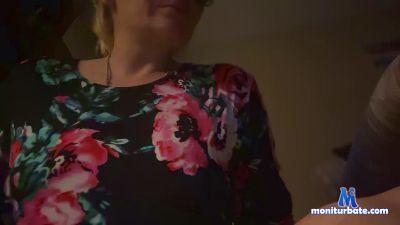 Pussypaws cam4 bisexual performer from United States of America Smile love horny sexy milf fingers toes 