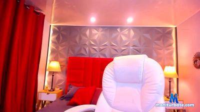 vickypetitee cam4 straight performer from Republic of Colombia  