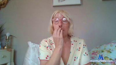 xxmissddxx cam4 bisexual performer from United Kingdom of Great Britain & Northern Ireland  