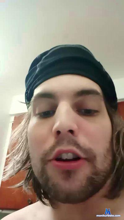 Hootboyyy cam4 straight performer from Canada  