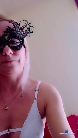 BiondinaTua cam4 live cam performer profile