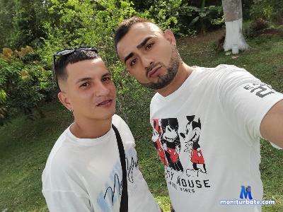 dominantcouple9 cam4 gay performer from Republic of Colombia C2C anal spanking smoke bigass blowjob feet 