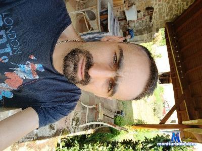 guillaume922fun cam4 bisexual performer from French Republic C2C swinging striptease amateur 