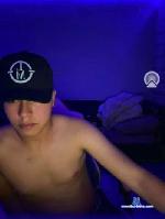 Anndreeww cam4 livecam show performer room profile