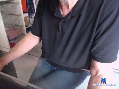 pouladav46 cam4 unknown performer from Ireland  