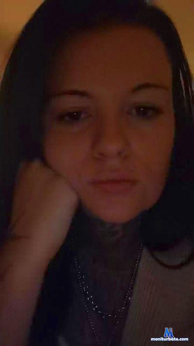 fullmoon692 cam4 unknown performer from French Republic  