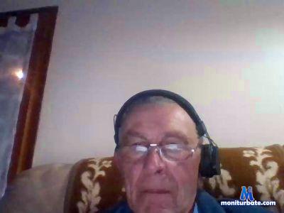 cesardante1 cam4 bisexual performer from United States of America  