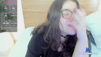 kiaarax_ cam4 bicurious performer from Republic of Colombia schoolgirl masturbation deepthroat cute blowjob pussy feet 