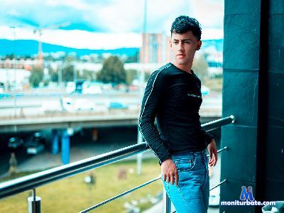 MoisesBustamant cam4 bisexual performer from United States of America ass milk C2C masturbation anal spanking feet 