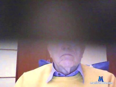 pistori2 cam4 bicurious performer from Republic of Italy  